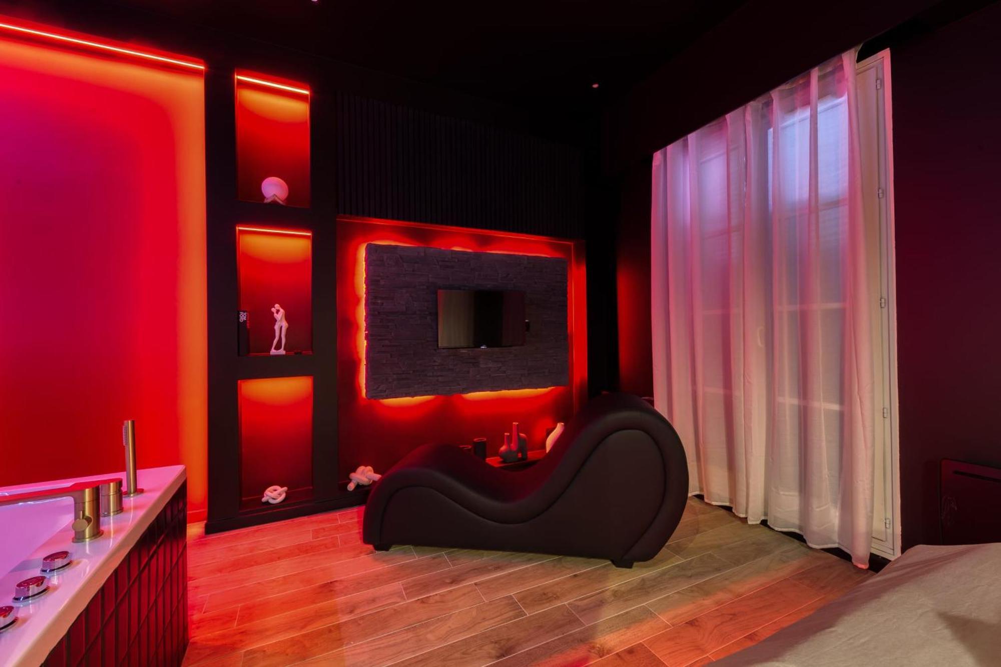 Suite Deluxe - Jacuzzi เมอลัง ภายนอก รูปภาพ