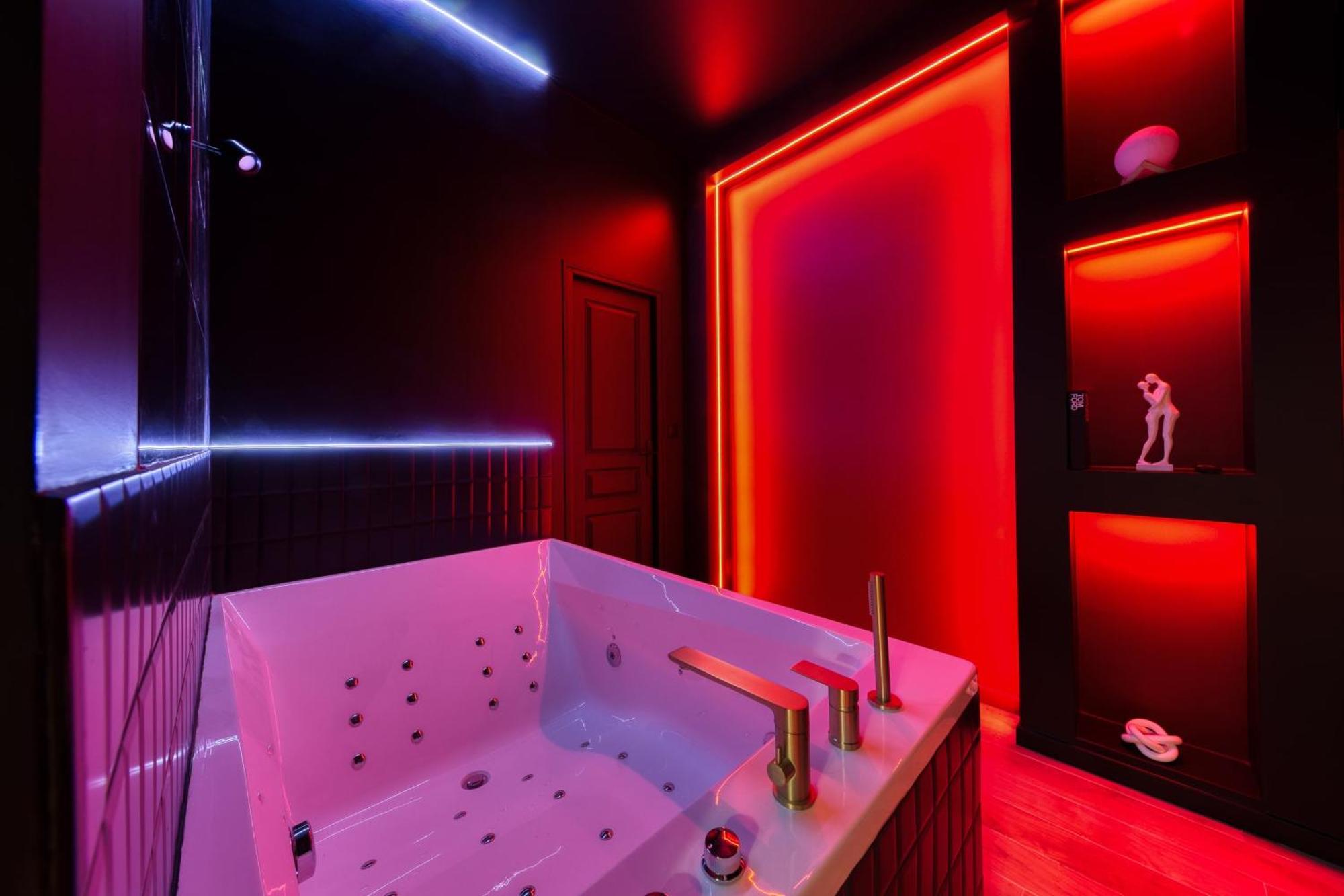 Suite Deluxe - Jacuzzi เมอลัง ภายนอก รูปภาพ
