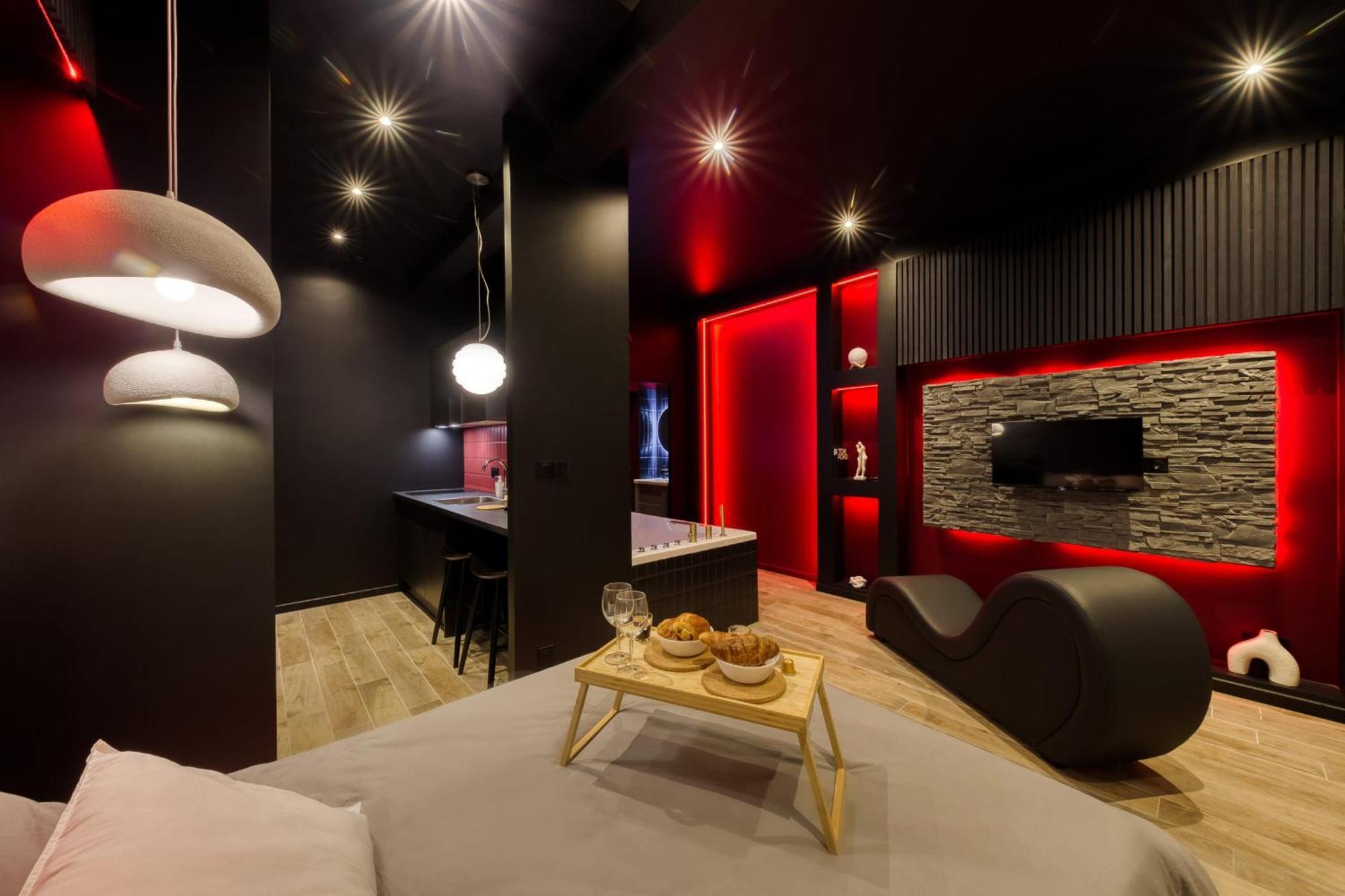 Suite Deluxe - Jacuzzi เมอลัง ภายนอก รูปภาพ